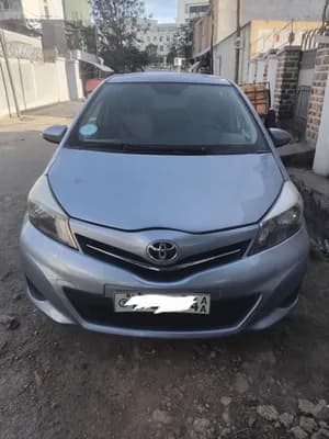 Toyota Yaris Compact 2012 Automatic