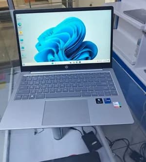 HP Notebook 14 i7 Laptop