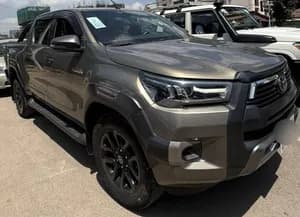 Toyota Hilux Invincible Adventure 2021