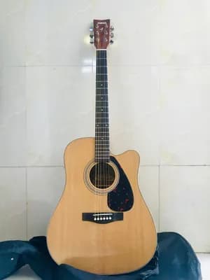 Yamaha F370 Electric Acoustic Guitar