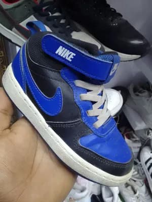 Nike Kids High-Top Sneakers Size 25