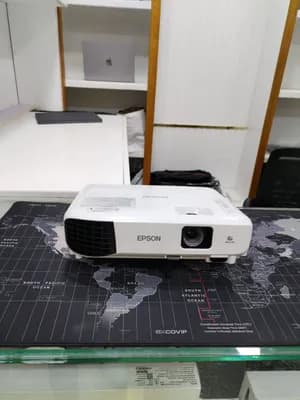 Brand New Epson Projector EB-E10