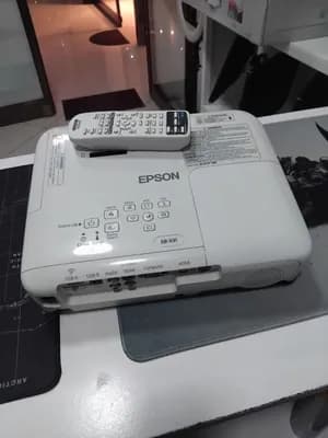 Brand New Epson EB-X31 Projector