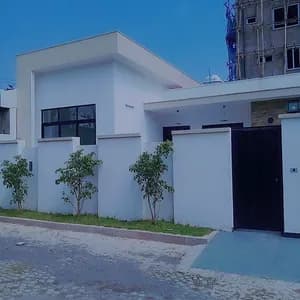 Modern 4 Bedroom Villa in Summit