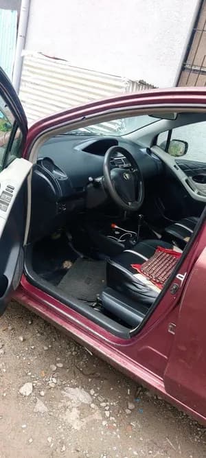 YARIS COMPACT