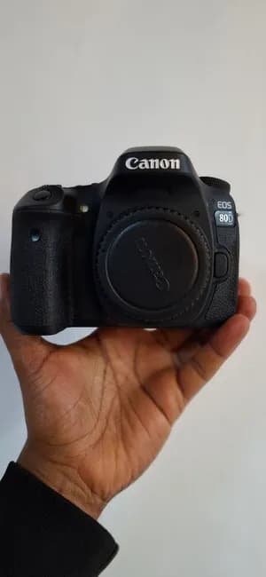 Canon EOS 80D DSLR Camera with 18-135mm Lens