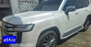 Toyota Land Cruiser VXR 2023