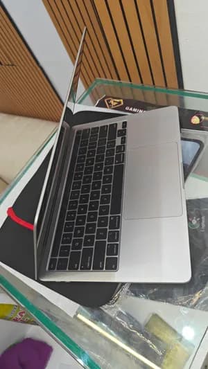 2020 MacBook Pro Core i5 13-inch