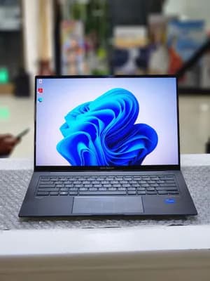 Asus Zenbook 14.5 OLED i7 Touchscreen