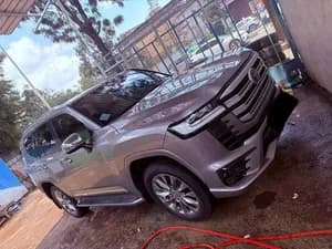 Toyota Land Cruiser V6 VXR 4.5L 2022