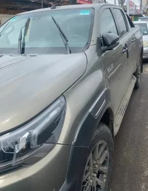 Toyota Hilux Invincible Double Cab 2021