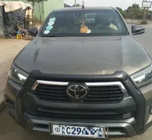 Toyota Hilux Invincible Extra Cab 2021