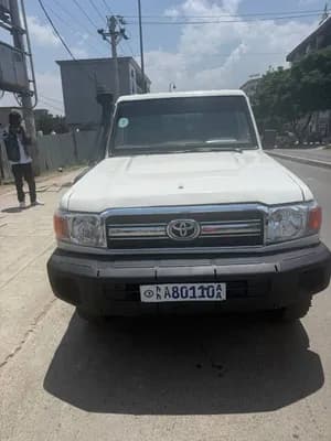 Toyota Land Cruiser Pickup 2015