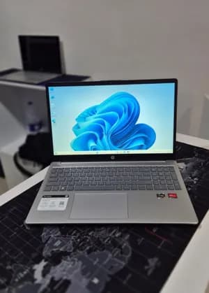 HP Notebook Ryzen 5 16GB 256GB
