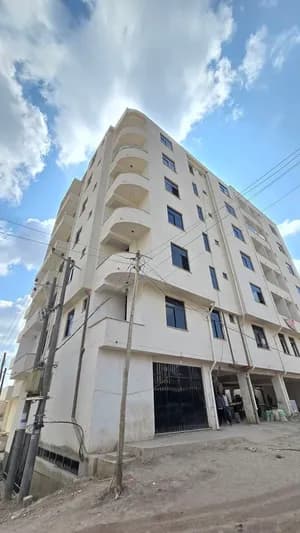 3-Bedroom 135 sqm Apartment in Summit