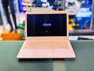 Asus Aspire 64GB SSD 4GB RAM 14.1 inch
