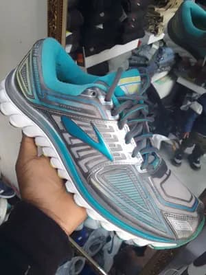 Brooks Running Shoes Size 43