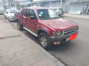 Toyota 2LT Manual Pickup 2000