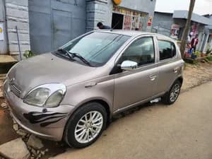 Toyota Vitz 2001 1.0L