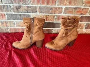 Versona Rust Brown Heeled Booties Size 36