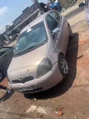 Toyota Vitz 2001 1.0L