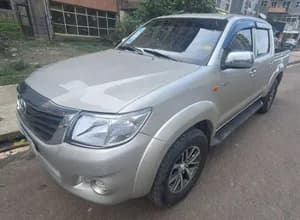 Toyota Hilux Double Cab 2013