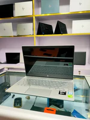HP Envy i7 8GB 256GB 14-inch