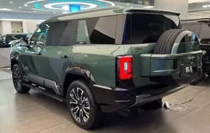 BYD Leopard 8 Plugin Hybrid Seven Seater