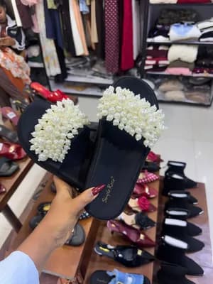 Comfort Pearl Slides Size 38 40