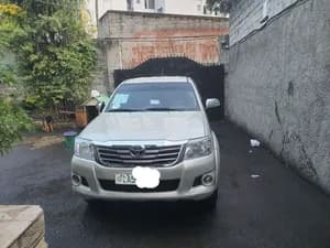 Toyota Hilux Double Cab 2013
