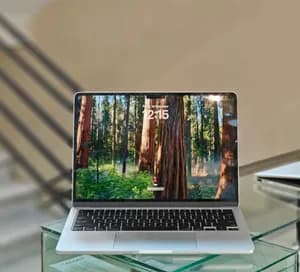 Apple MacBook Air M4 13.6-inch Midnight