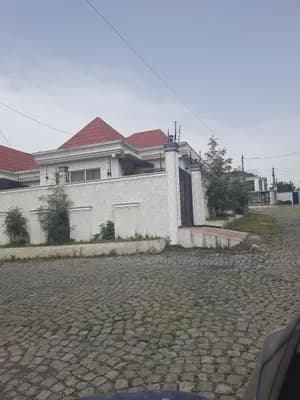 Modern 3-Bedroom House Summit Meri