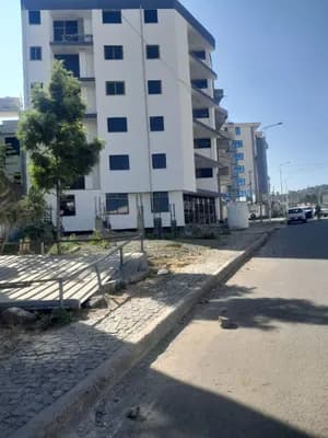 ህንፃ 250 ካሬ አያት