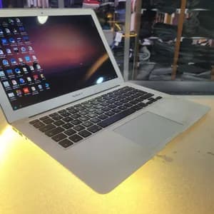 MacBook air 2017 8GB RAM 512GB SSD