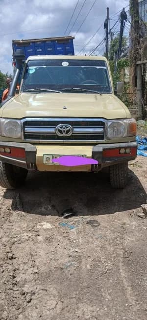 2011 Toyota Land Cruiser X-Cab