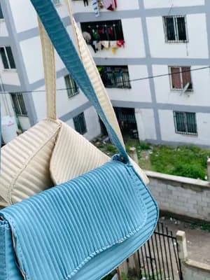 Ribbed Pattern Shoulder Bag