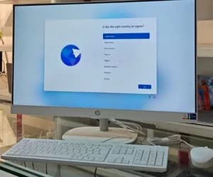 HP All-in-One 27-CR0034NY Desktop