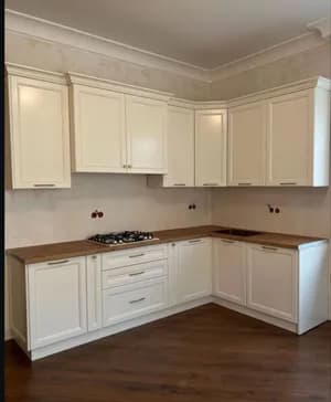 Custom Kitchen Cabinet Installation