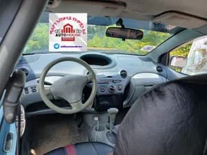 Toyota Vitz 2001