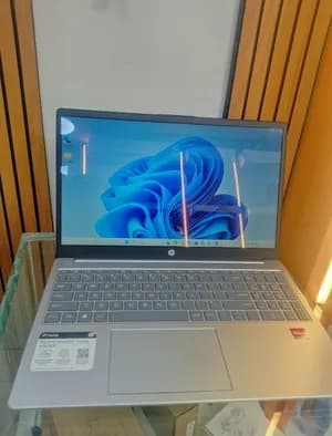 HP Notebook Ryzen 5 7520 Touch