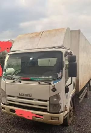 2017 Isuzu Container Box Truck