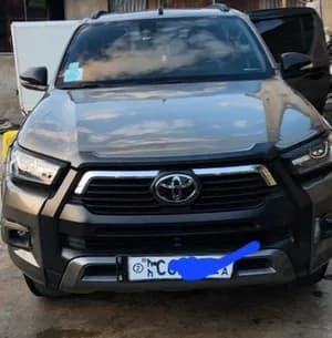 Toyota Hilux Invincible Dual-Cab 2022
