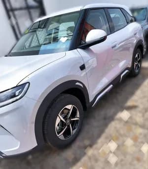 BYD Yuan Up Luxury 2025