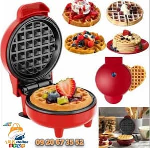 Mini waffle maker