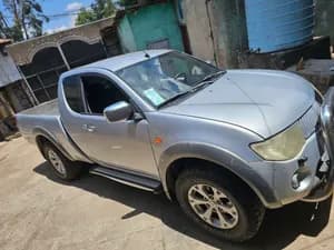 Mitsubishi L200 King-Cab Diesel 2009