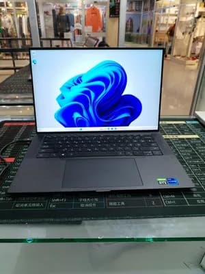 Dell Precision 5560 Laptop