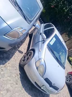 Toyota Vitz 2000