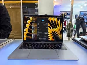 Apple MacBook Pro 2017 14-inch