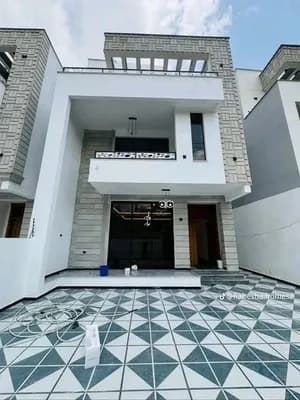 G+2 Modern House in Summit