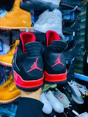 Air Jordan 4 Retro Thunder sneakers
